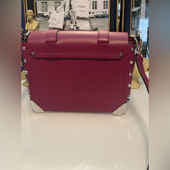 NWOT Michael Kors Manhattan Leather Crossbody bag. Burgundy colour. - Picture 9 of 13